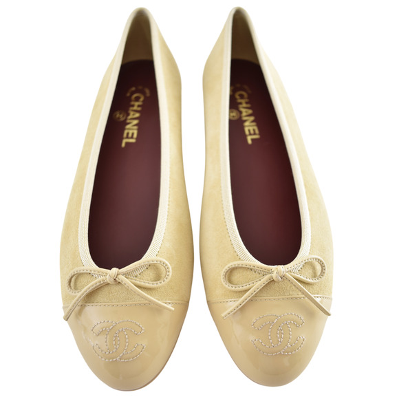 CHANEL Shoes - Chanel 26A Beige Suede Patent Leather CC Logo Bow Tie Ballet Ballerina Flat 38